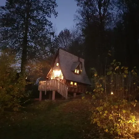 Hexenhaeuschen Am Waldrand Lodge