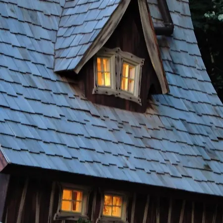 Lodge Hexenhaeuschen Am Waldrand