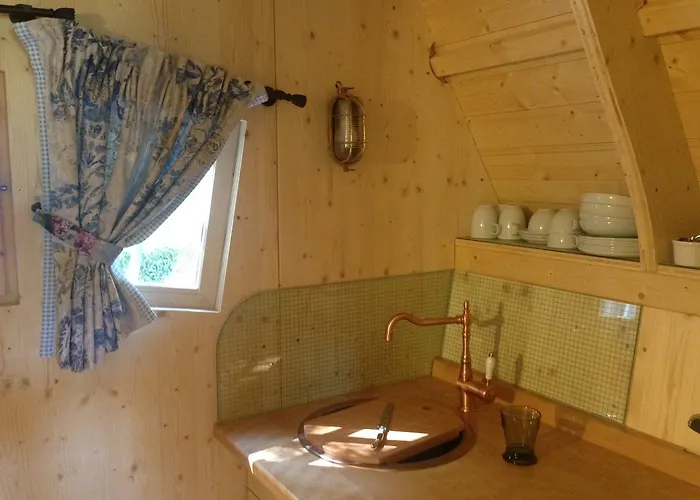 Hexenhaeuschen Am Waldrand אכסניה אנוויילר אם טריפלס